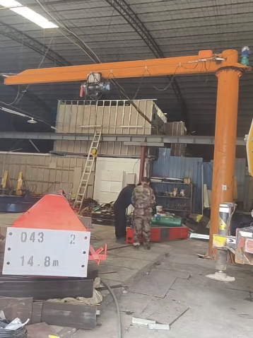 黄石市地区处理2吨橙色悬臂吊、滚弯机、升降机