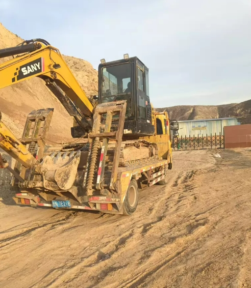 兰州市地区处理蓝牌拖车、挖掘机