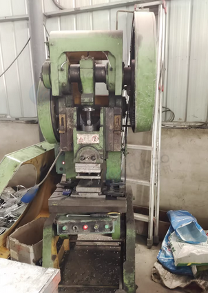 南宁市地区处理1批液压折弯机、剪板机、数控折弯机等钣金设备