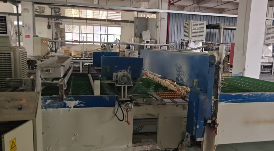 供应：5台脱水机、7台烘干机、2台乳胶床垫全自动连续式打孔机