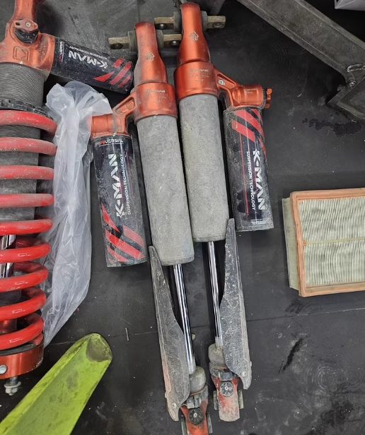 昌吉地区处理坦克400科曼压缩回弹可调氮气减震