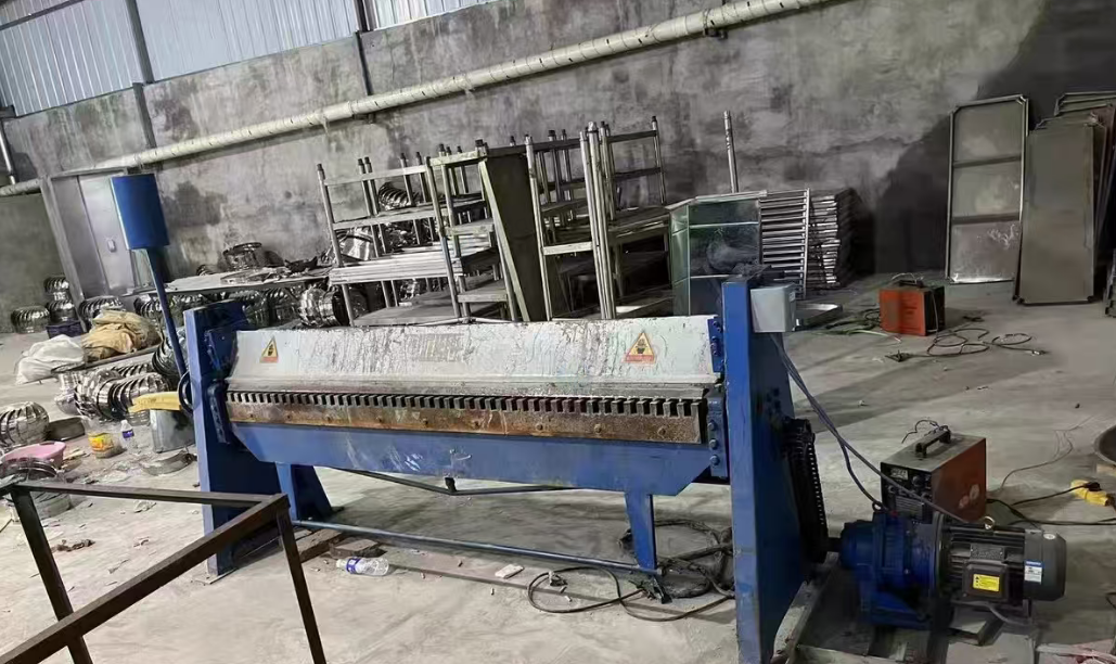 长春市地区处理小型排风加工设备，压筋机、剪板机、共板法兰机、皮口机、电动折弯机