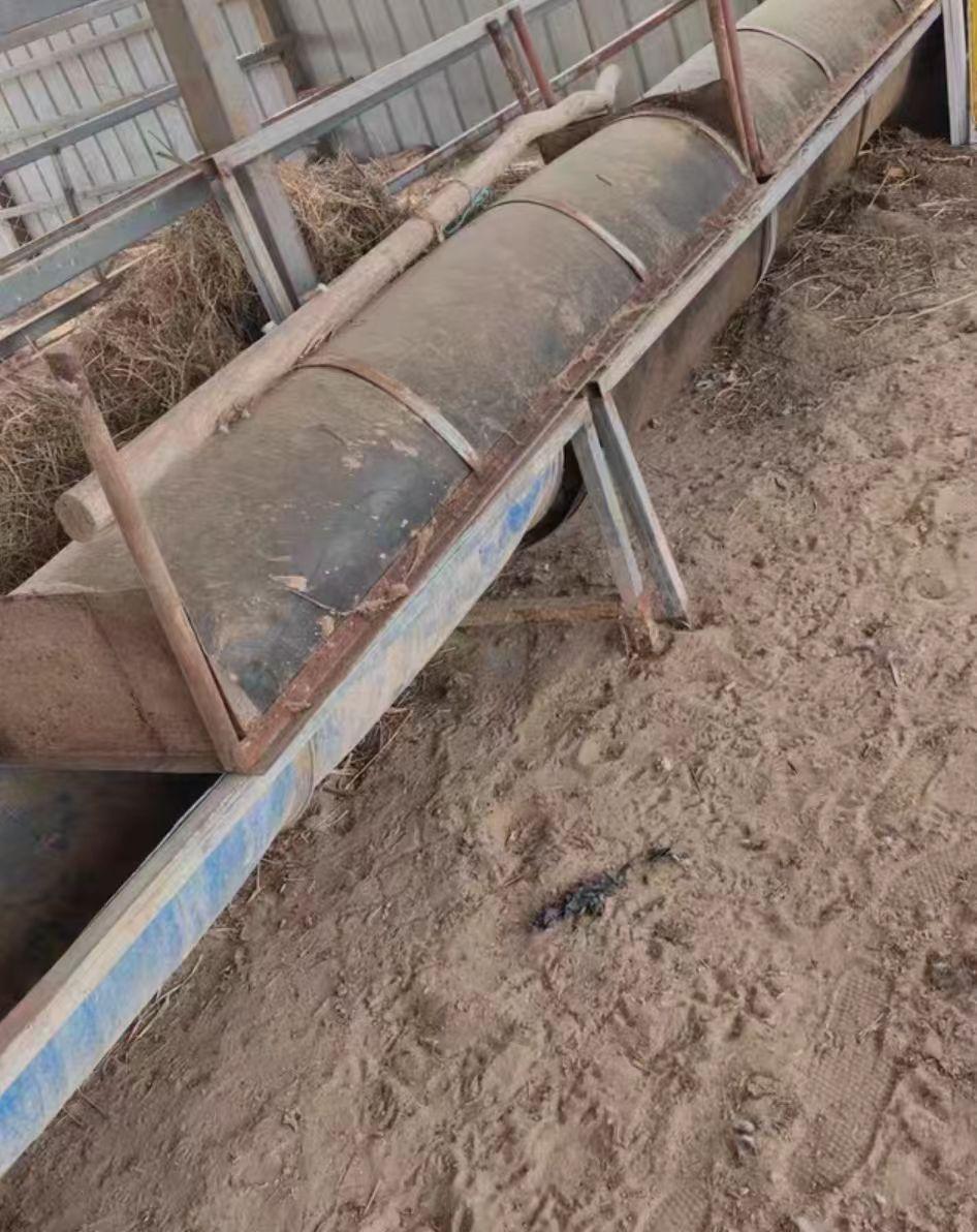 巴彦淖尔市地区处理4立方双卧轴出料机、全自动电热水槽、输送带等养牛设备