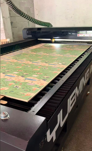 佛山市地区工厂处理大族粤铭1325激光切割机。砂光机