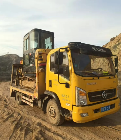 兰州市地区处理蓝牌拖车、挖掘机