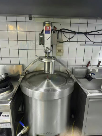 吉林市地区店铺处理现压冷面机，煮面桶，和面机，冰沙冷面汤桶