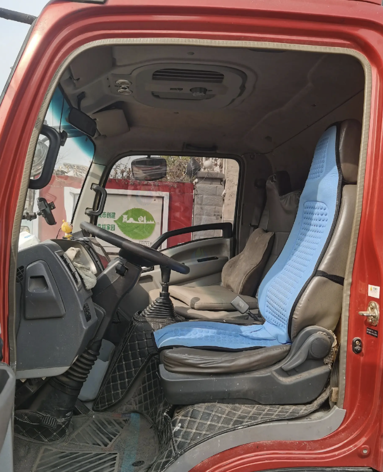 商丘市地区处理蓝牌四米二厢货车