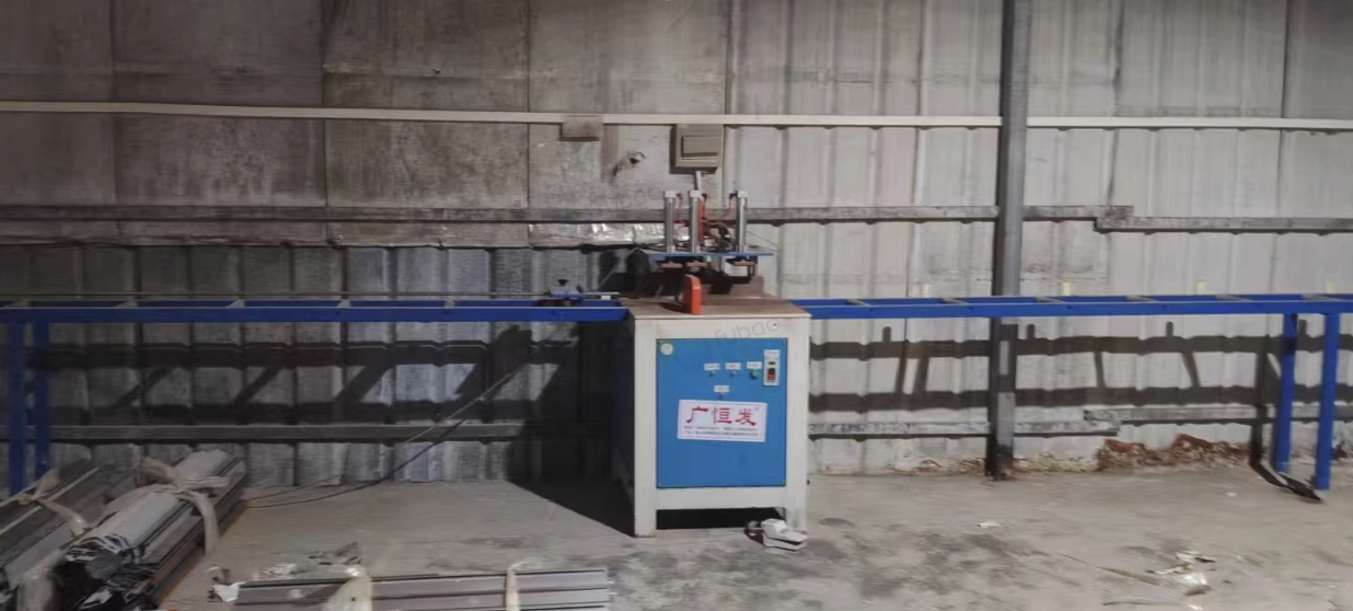 深圳市地区处理断料锯、软膜灯箱弯圆机