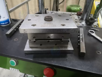 济宁市地区处理10台焊锡机 4台注塑机 4台模具 3台绕线机 3台检测仪 1台剥皮机 1台空气压缩机