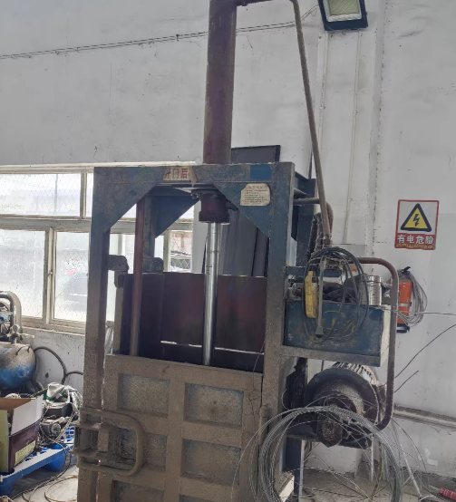 盐城市地区工厂处理迪迈丝杆加工中心、液压打包机