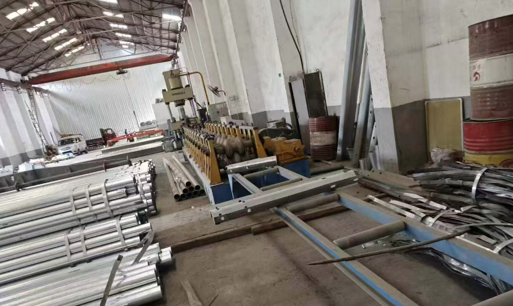 长沙市地区处理产波形护栏两波整套成型机生产线