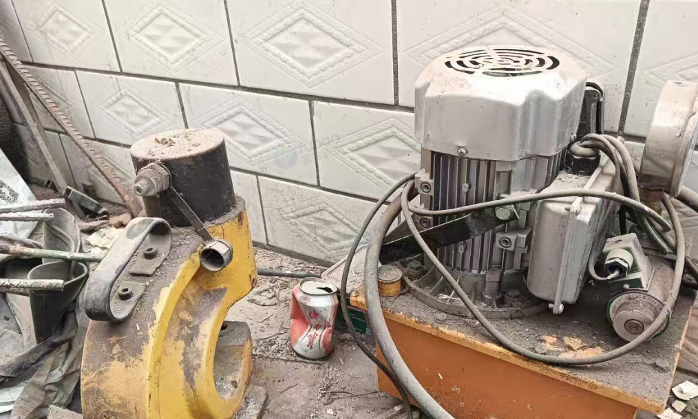 太原市地区个人处理黄色ZCB-700B型号的液压冲床