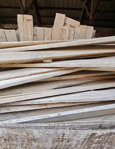 青岛市地区处理两公分厚的松木板