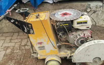 吉林市地区处理路面切割机、电镐、冲击钻、平地机、铜线、铝线​​等