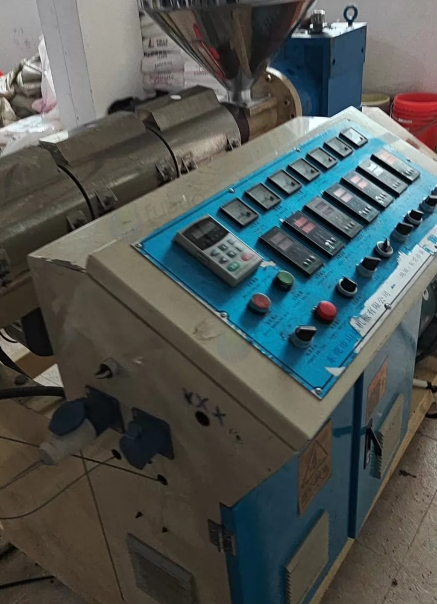 东莞市地区工厂处理拼豆生产线45挤出机包含水冷机