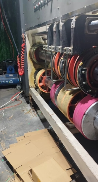 宜宾市地区工厂处理纸箱开槽模切机