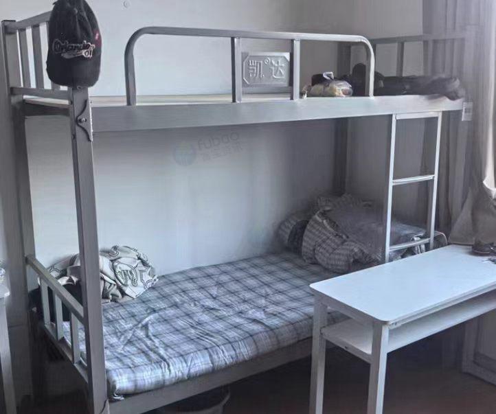 锡林郭勒盟地区处理19个员工更衣柜、30个灭火器、3台台式电脑、18套热水器、30套上下铺、6套空调