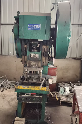 南宁市地区处理1批液压折弯机、剪板机、数控折弯机等钣金设备