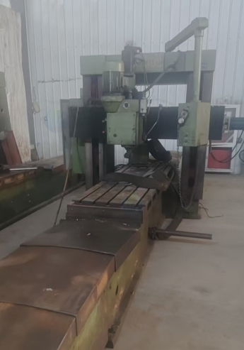 供应：龙门刨床、平面磨床、立式数控铣床等