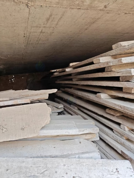 青岛市地区处理两公分厚的松木板