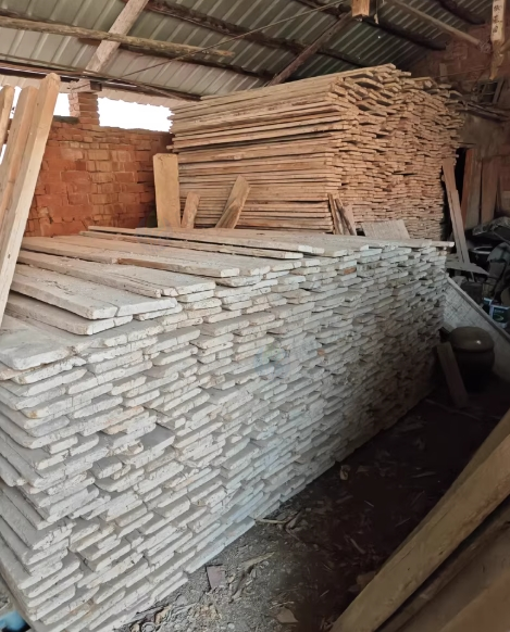 青岛市地区处理两公分厚的松木板