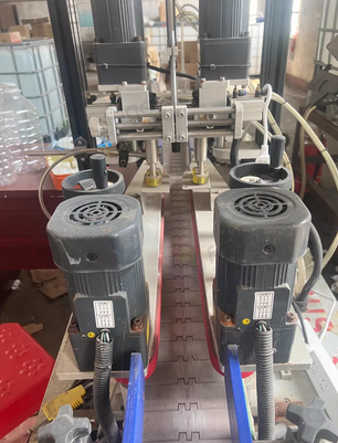 荆门市地区处理8头直线灌装机、拧盖机、贴标机、铝箔封口机等