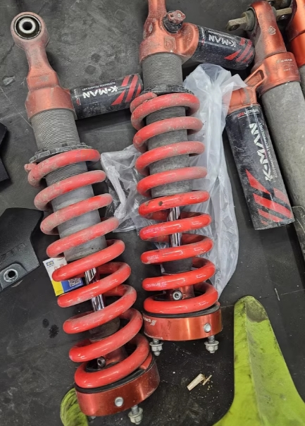 昌吉地区处理坦克400科曼压缩回弹可调氮气减震