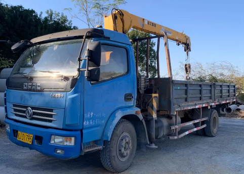 贺州市地区处理1批水泥管模具、航吊、制管机等