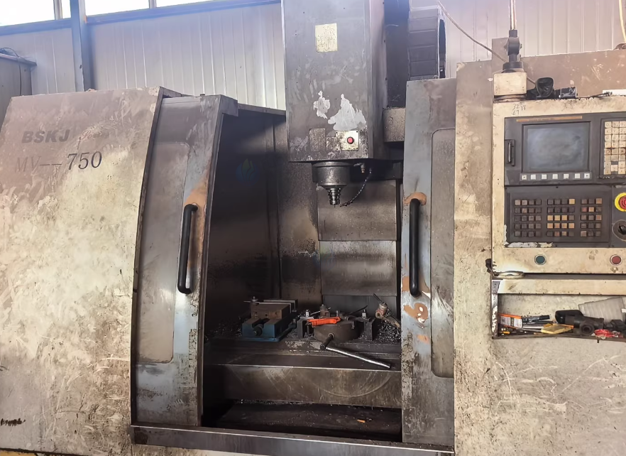 衡水市地区工厂处理750数控铣1台、650加工中心1台