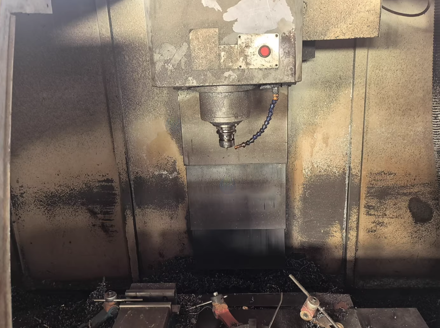 衡水市地区工厂处理750数控铣1台、650加工中心1台