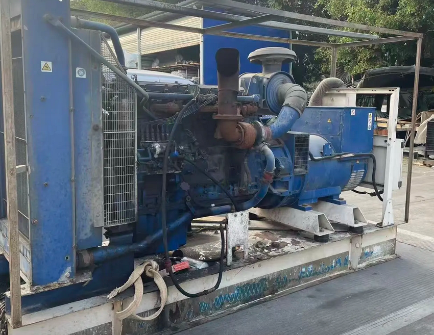 玉林市地区公司处理350千瓦发电机组