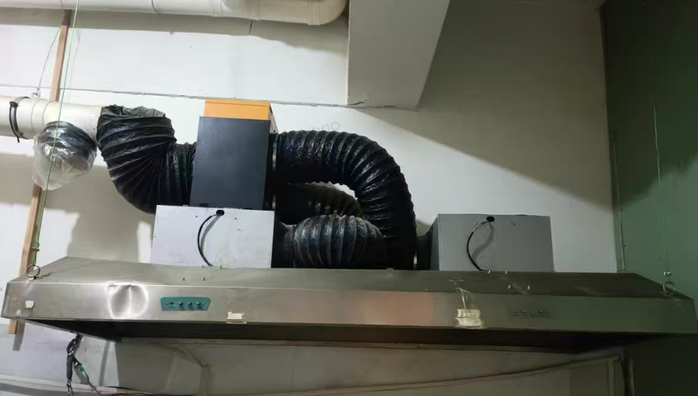 太原市地区店铺处理饭店用排油烟机、两台大功率排风扇