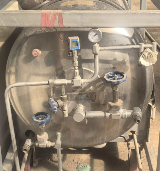 海西市地区工厂处理650L液态二氧化碳储罐