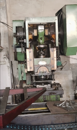 泰州市地区工厂处理40T数控冲床