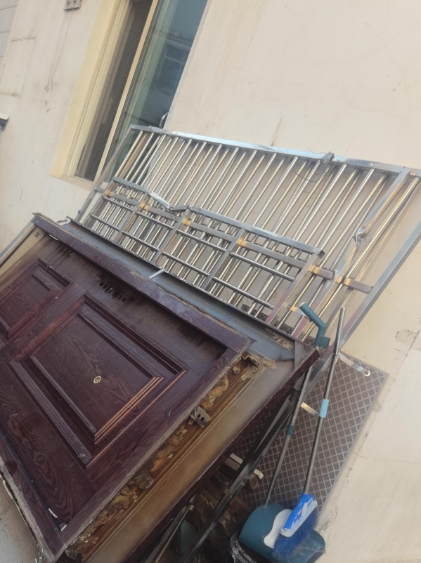 4月29日银川一批四人餐桌、床头柜等废旧资产处置项目转让公告