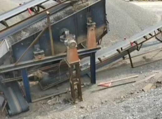 郑州市地区个人处理输送带、震动筛、料斗等整套制砂生产线