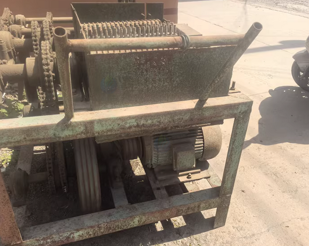 新乡市地区处理拉丝机2台