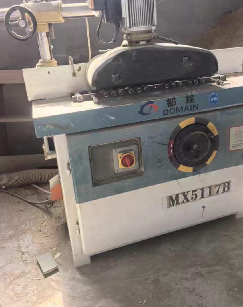 菏泽市地区工厂处理出榫机、五叠锯、双轨五碟锯、龙门刨、圆锯、砂光机等木工机械