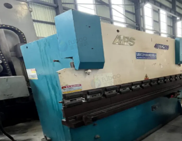 徐州市地区工厂处理液压折弯机1台、数控剪板机1台