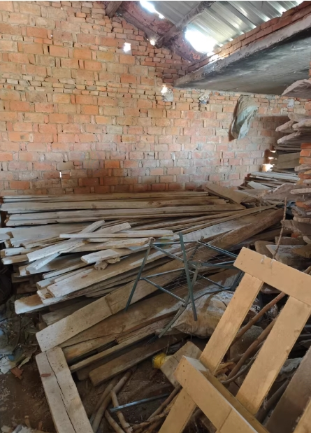 青岛市地区处理两公分厚的松木板