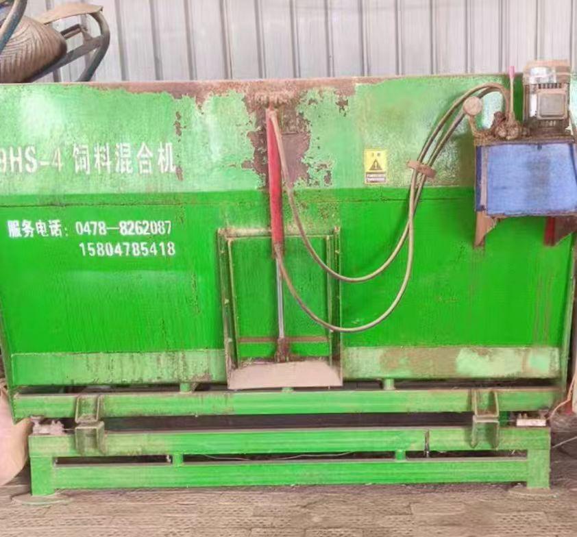 巴彦淖尔市地区处理4立方双卧轴出料机、全自动电热水槽、输送带等养牛设备