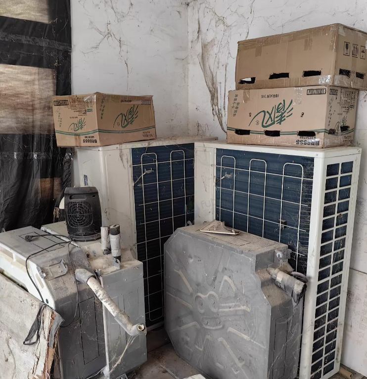 杭州市地区处理奥克斯中央空调室外机2台、吸顶机5台