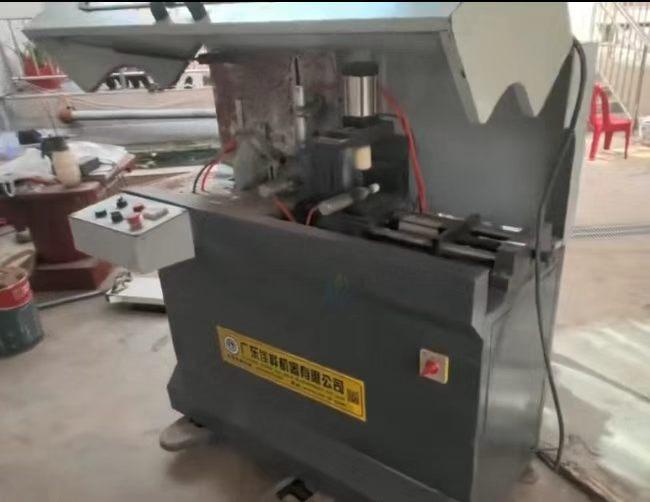 平顶山市地区处理角码锯、双头锯、两台组角机等断桥铝门窗设备