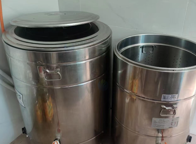 昭通市地区闲置处理火锅桌椅、设备