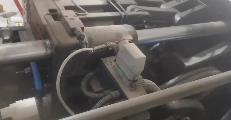 常州市地区工厂处理98T海天注塑机、粉料机、油温机、机械手等