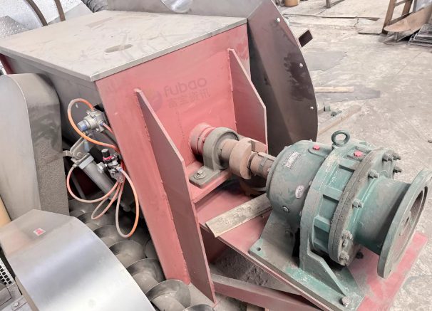 无锡市地区工厂处理500粗碎机、螺带混合机