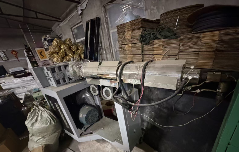 长春市地区处理软硬PVC复合挤出设备一套