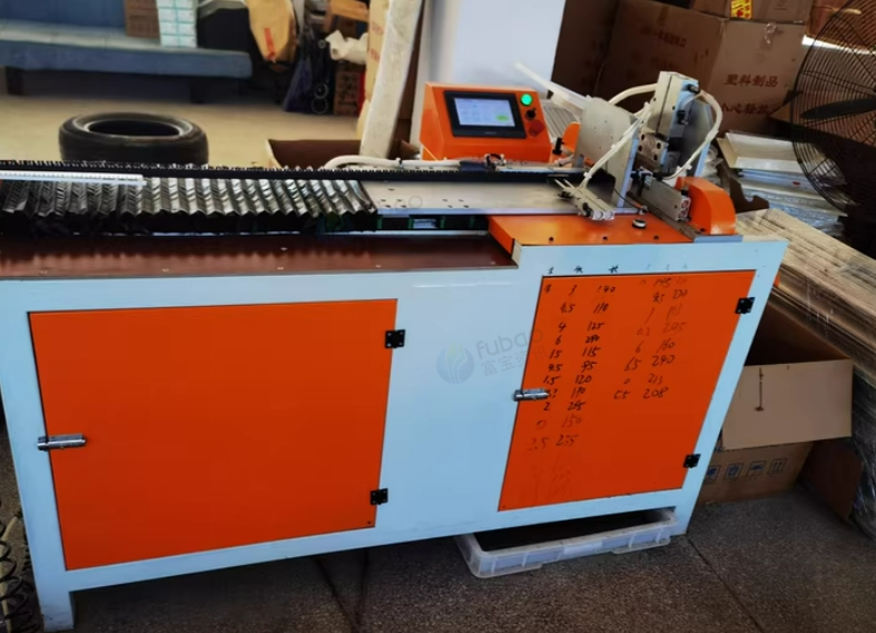 青岛市地区处理风口加工全套设备45度切角机、断料机、卡座机、打眼冲床