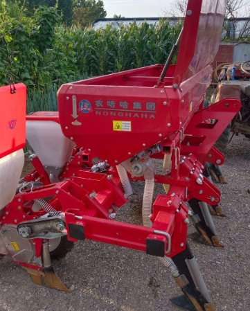 青岛市地区处理25年农哈哈四行玉米机