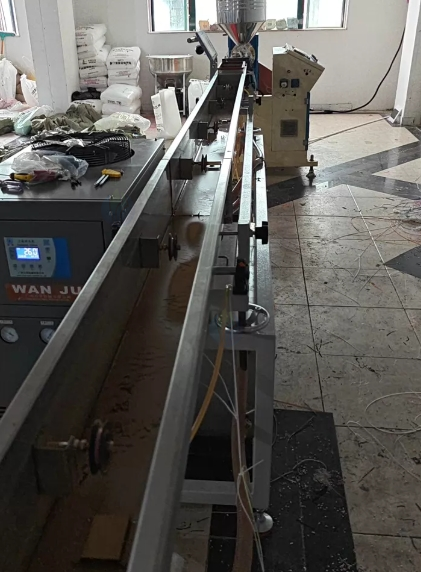 东莞市地区工厂处理拼豆生产线45挤出机包含水冷机